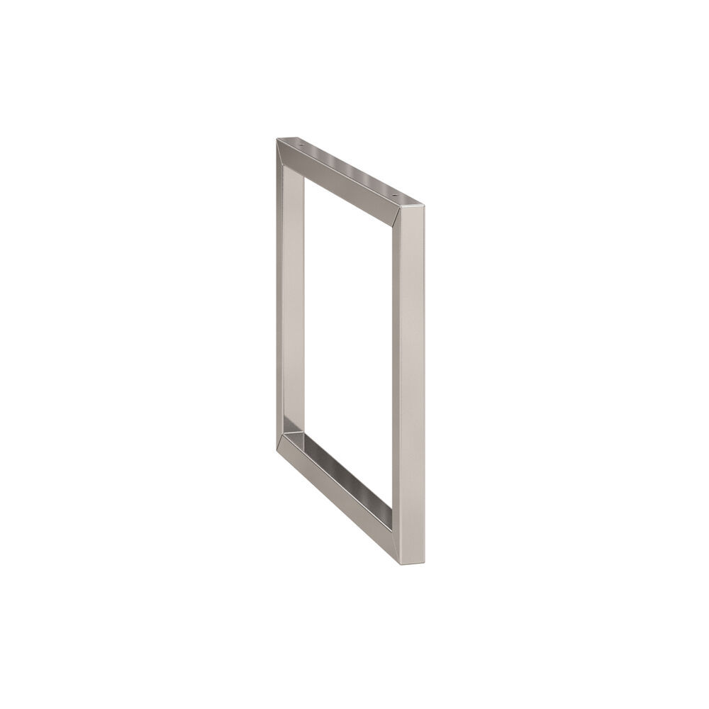 Badezimmer Inspiration im nordischen Stil mit Waschtischunterschrank und Unterschränken aus geräucherter Eiche, Schminkplatz, seitlich montiertem Waschbecken, rundem Spiegel mit Messingrahmen und sichtbaren charmanten Holzbalken.