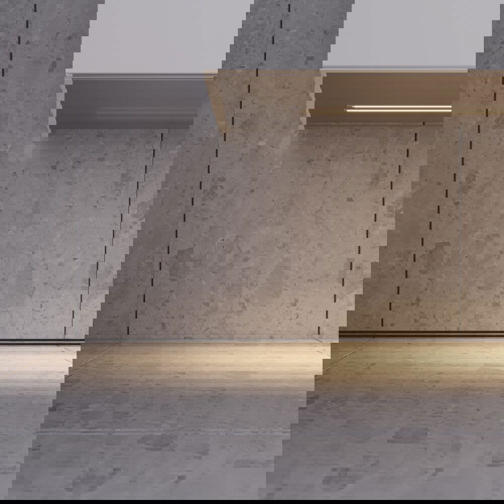 Große Badezimmerinspiration im nordischen Stil mit Badezimmerschränken in hellblauer Farbe und Holzarbeitsplatte mit elegantem Aufsatzwaschbecken, Fischgrät-Holzboden, der einen hellen und klassischen Stil schafft