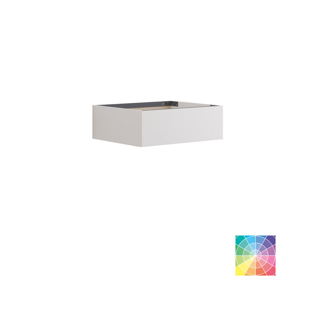 Stilvolle und geräumige Badezimmer Inspiration mit großem rundem Spiegel mit schwarzem Rahmen, dunklem Steinwaschbecken, farbigem WC, Oberschrank und offenem Regal in einem raffinierten und gedämpften Design