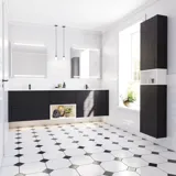 Große Badezimmerinspiration mit Badezimmermöbeln aus schwarzer Eiche mit eleganten Rillen, stilvollem Doppelwaschbecken, quadratischen Spiegeln und weißen Fliesen mit geometrischem Muster verleihen ein helles, symmetrisches und klassisches Aussehen.