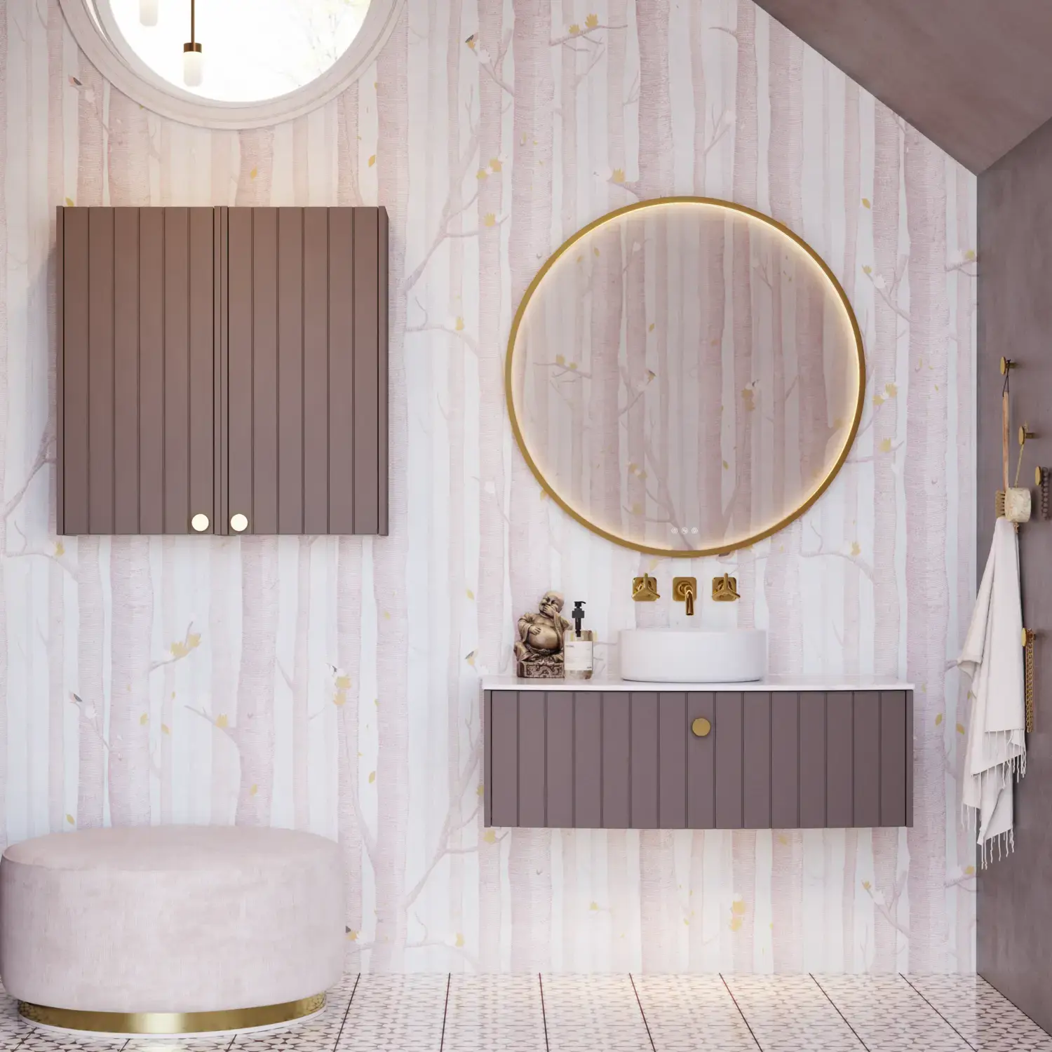 Inspiration für ein Badezimmer mit maßgefertigten lila Schränken mit eleganten Rillen, stilvoller Arbeitsplatte und freistehendem Waschbecken, großem Spiegel mit Messingrand, Fliesen und Wände in lila Nuancen verleihen einen romantischen Look