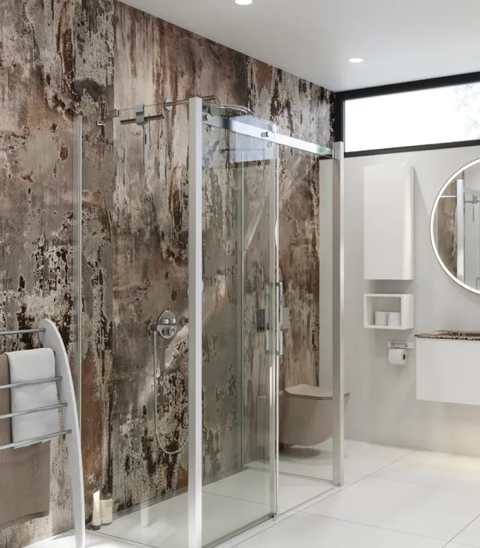 Inspiration für ein Badezimmer mit einer luxuriösen Duschkabine mit Schiebetür, weißen Badezimmermöbeln und einer Wand im Rohbau-Look, die dem Badezimmer einen rauen und urbanen Charakter verleiht