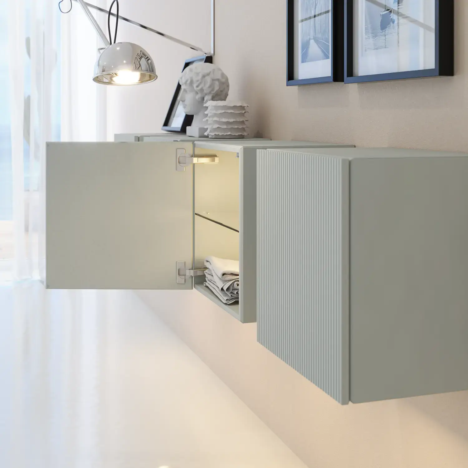 Stilvolle und moderne Badezimmer Inspiration mit ovalen Spiegeln mit Lichtsteuerung, Steinwaschbecken und Waschtischunterschränken mit eleganten Rillen in einem minimalistischen Design, helle und luftige Atmosphäre, elegante Beleuchtung