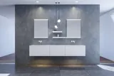 Große und moderne minimalistische Badezimmer Inspiration mit Doppelwaschbecken, quadratischen Spiegeln mit Lichtsteuerung, stilvollen Pendelleuchten, großen grauen Fliesen und einem geräumigen Design mit viel natürlichem Licht