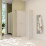 Große Badezimmerinspiration mit grünen Badezimmermöbeln, quadratischem Spiegel und Duschkabine mit Schwingtüren aus klarem Glas und Profilen aus Satin sowie einem eleganten elektrisch beheizten Handtuchhalter.