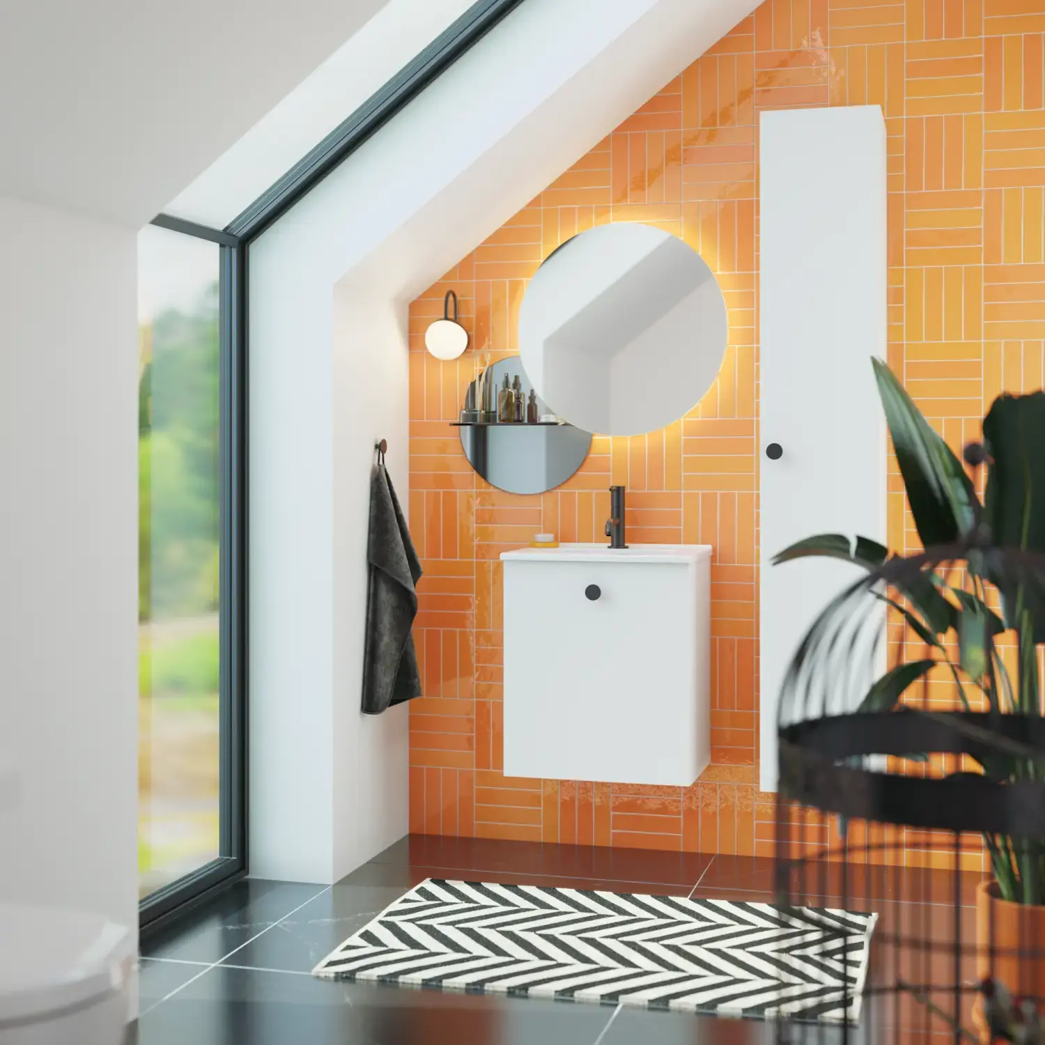 Badezimmer mit schräger Decke, inspiriert durch einen kleinen weißen Waschtisch und einen Hochschrank mit runden schwarzen Griffen, sowie einem schönen runden Spiegel, orangefarbene Fliesen geben einen frischen und modernen Look.