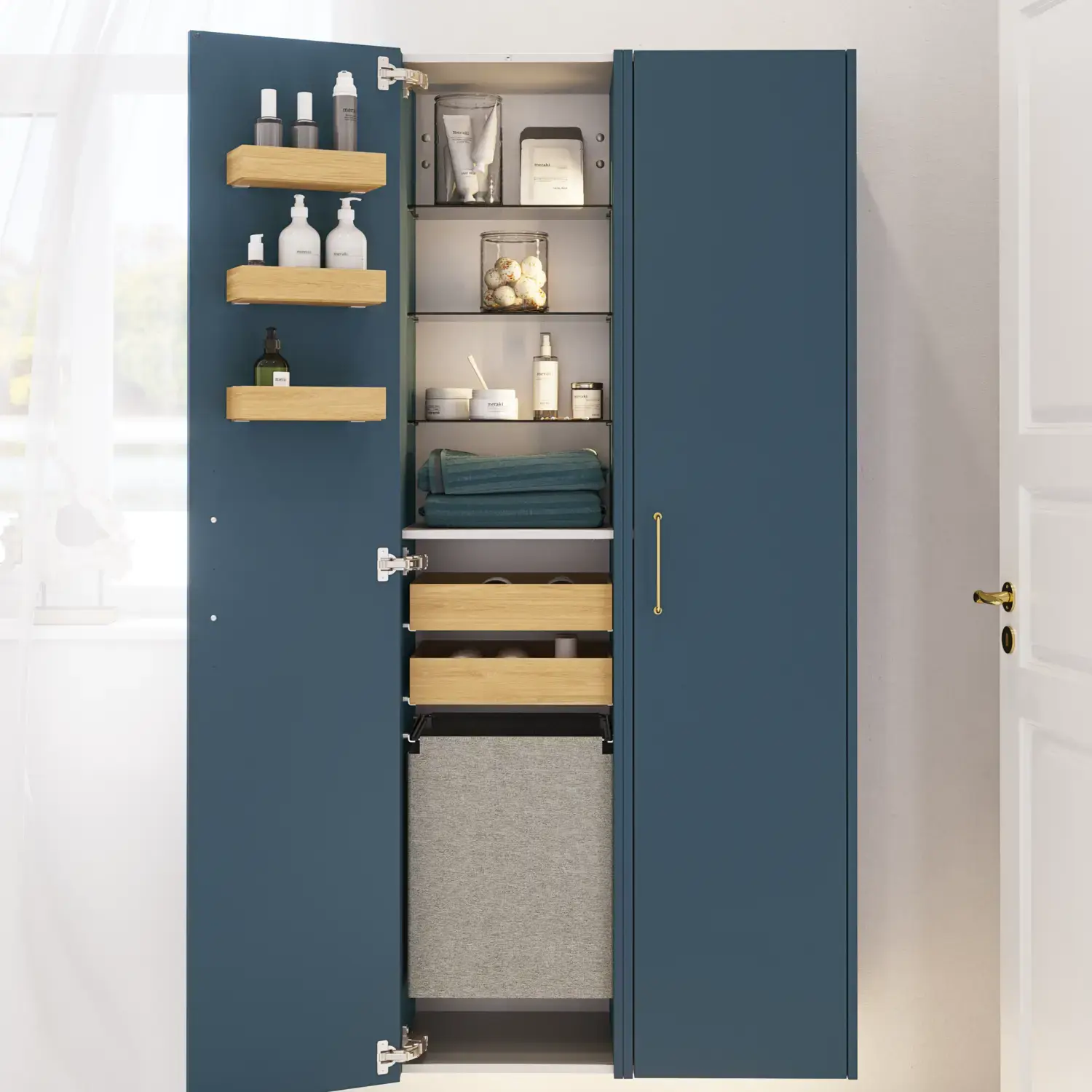 Badezimmer Inspiration mit Badezimmerschränken in moderner blauer Farbe, eleganter Aufsatzwaschbecken und großem quadratischem Spiegel mit Licht, weiße Fischgrätfliesen sorgen für einen stilvollen und klassischen Look